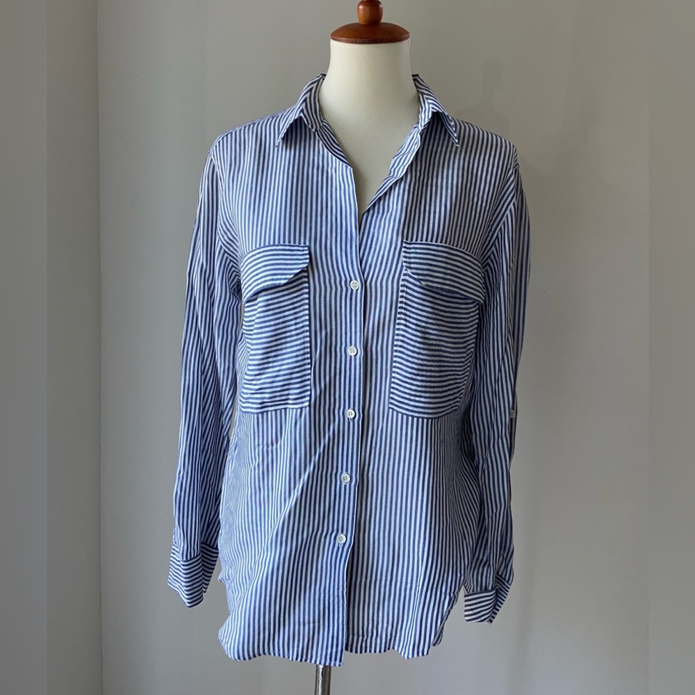 Classic navy & white stripe Zara blouse with button front and patch pockets